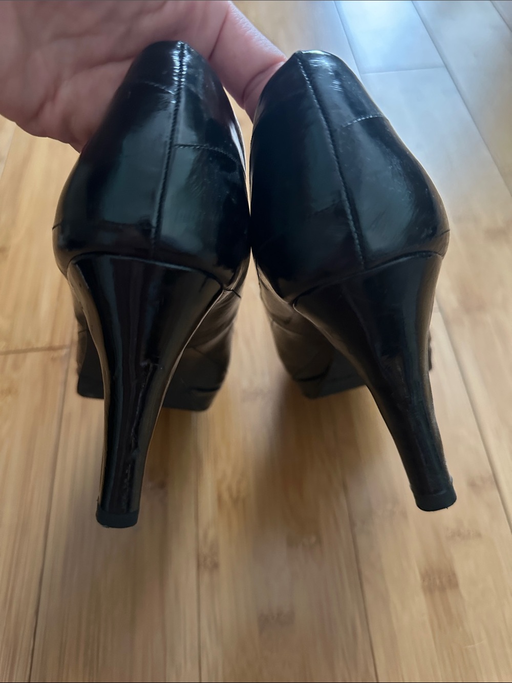 Moda Spana Black Patent Leather Round-Toe Pumps - Picture 3 of 3